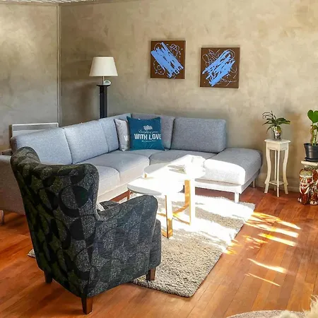 3 Bedroom Pet Friendly In